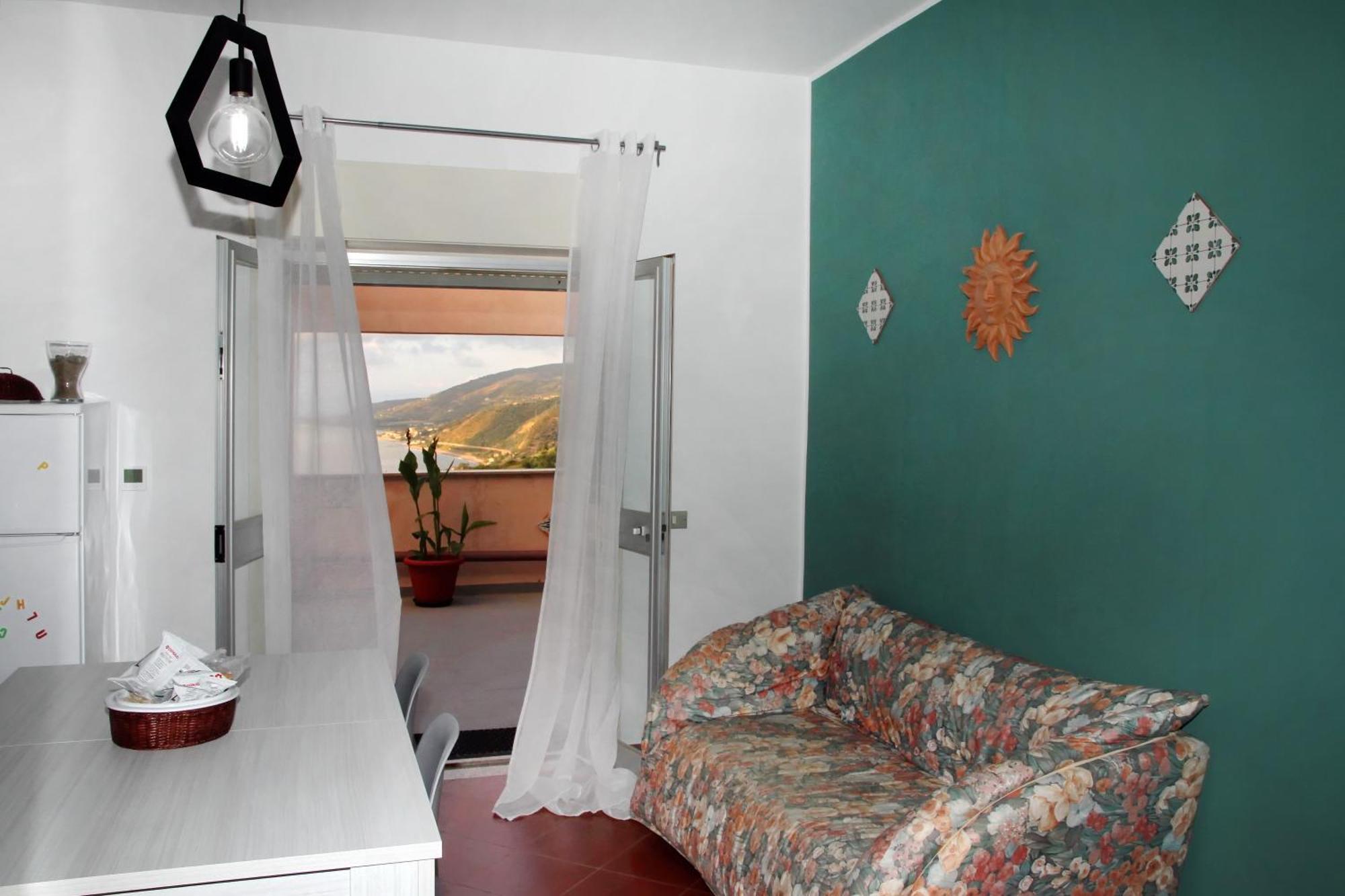 Attico Vista Mare Con Terrazza E Spa Riscaldata سانتو ستيفانو دي كاماسترا المظهر الخارجي الصورة